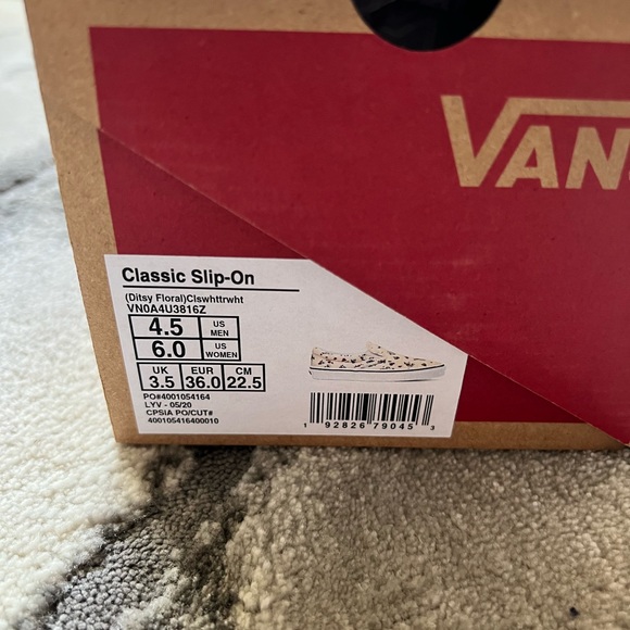NIB VANS SLIDES - Picture 3 of 5